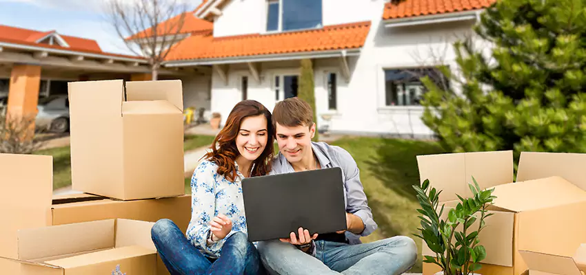 How We Determine Your Sell Townhouse Offer in Commack, NY?