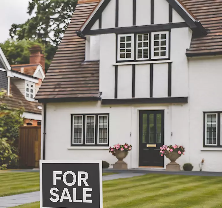 The Top-Rated Buyer to Sell House Off Market in Commack, NY